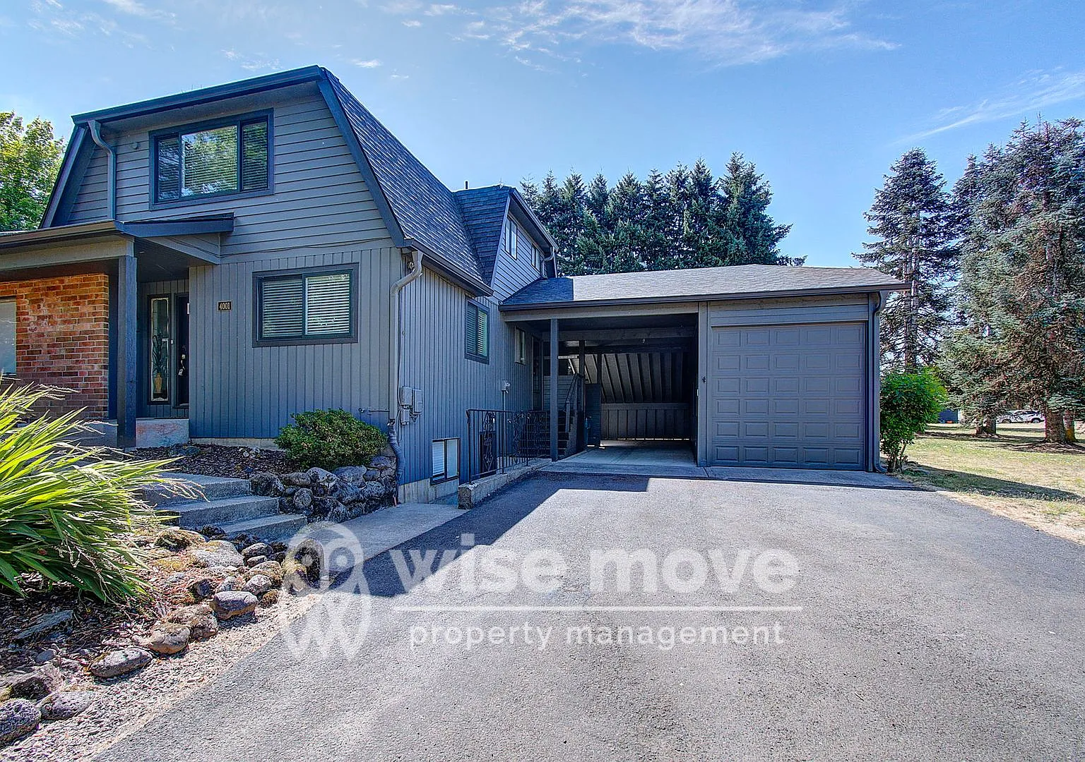 Felida Park- 4 Bedrooms on 1.5 Acres — Photo 2