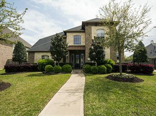 2560 Estrada Dr, League City, TX 77573