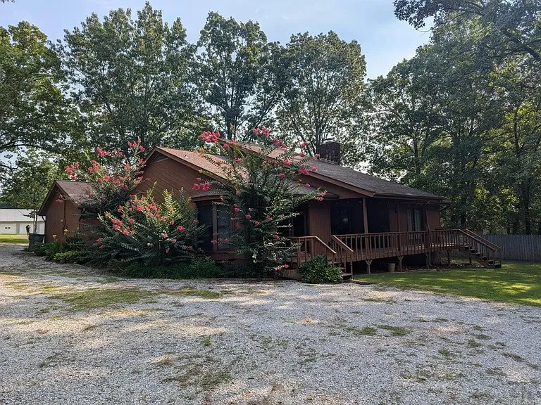 54 Carol Ln — Photo 9