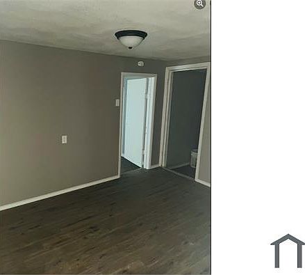 2nd image of 3403 SE 16th Ave