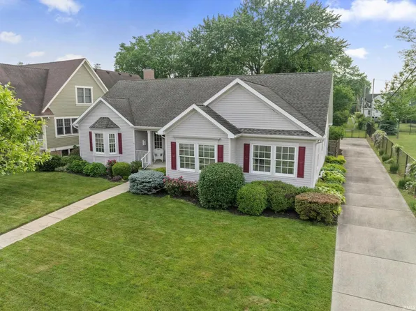 917 N Saint Peter St, South Bend, IN 46617