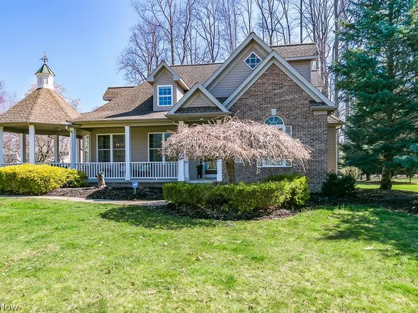 5871 Birdie Ln, Mentor, OH 44060