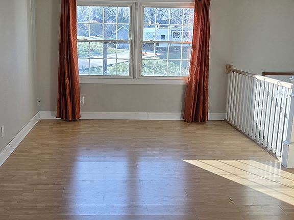 4th image of 1378 Devon Dr NW