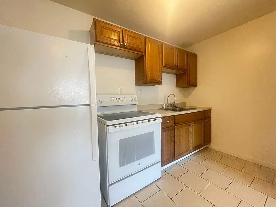 173 Loudon Rd #503