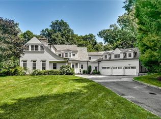 4 Knollwood Dr E, Greenwich, CT 06830