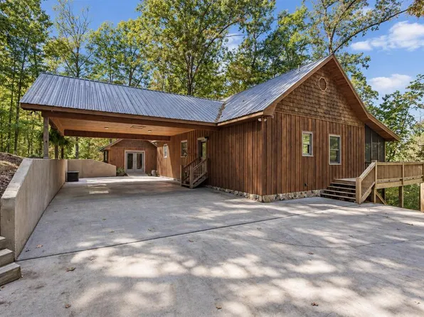 82 Queens Ln, Blue Ridge, GA 30513