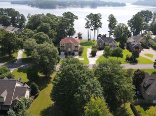 1 Peninsula Dr, Scottsboro, AL 35769