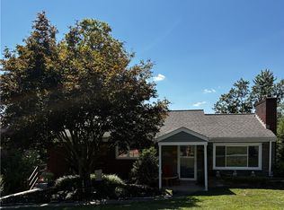 1242 Arrowood Dr, Pittsburgh, PA 15243