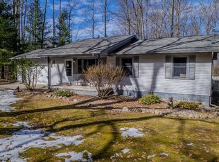 300 Crestview Rd, Houghton Lake, MI 48629