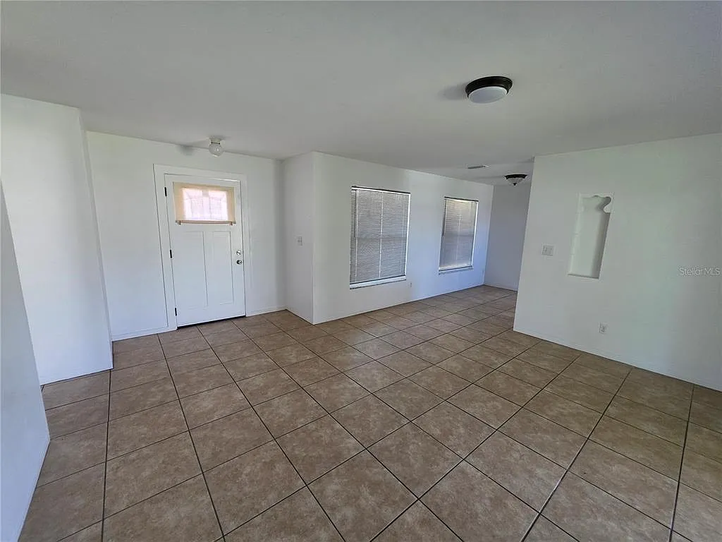 2 bed, 1.0 bath, 925 sqft, $2,200 — Photo 4