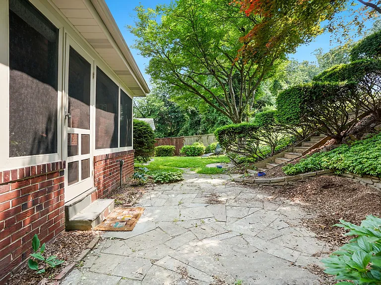 8504 Sundale Dr — Photo 27