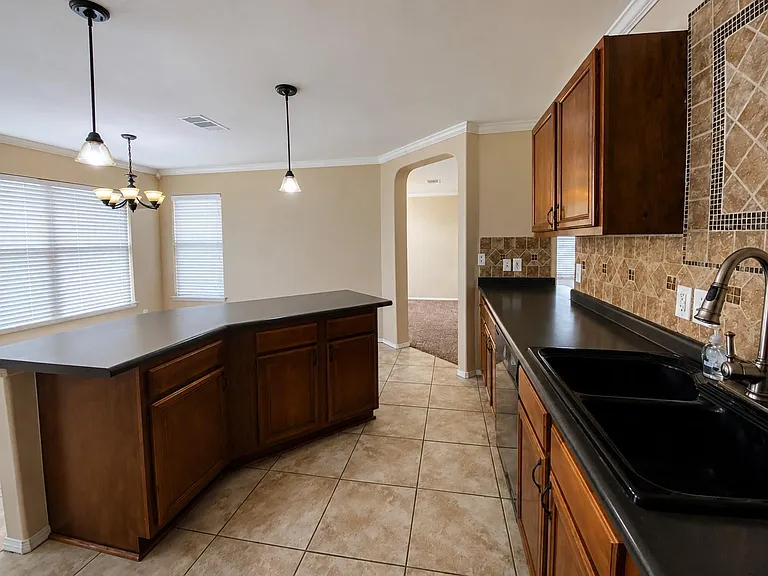 525 Eagles Nest Cv — Photo 13