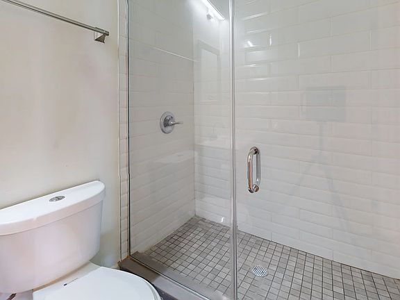 2nd image of 640 N 32nd St #1F