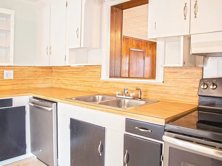 601 Parkway Blvd — Photo 5