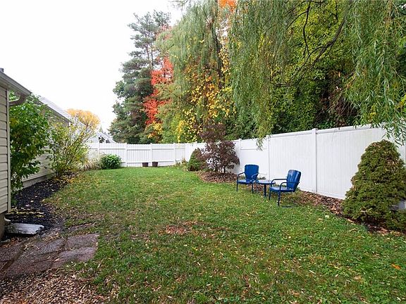 4th image of 127 Hancock Dr