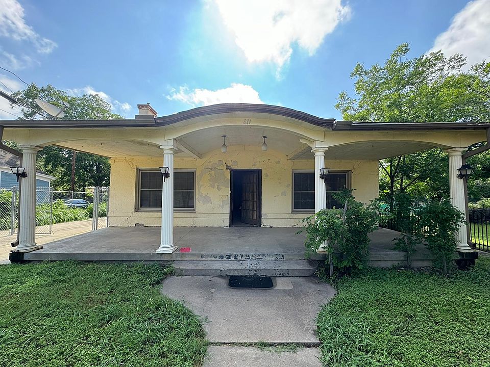 1st image of 811 SW 5th Ave