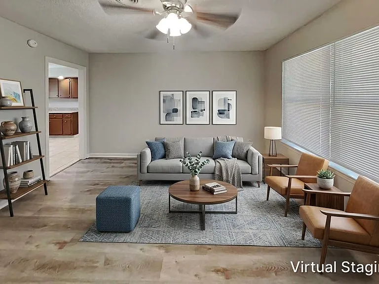 4734 Bradford Dr — Photo 2