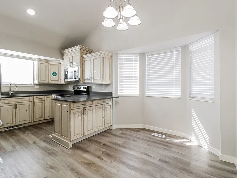 4829 S 3900 W — Photo 9