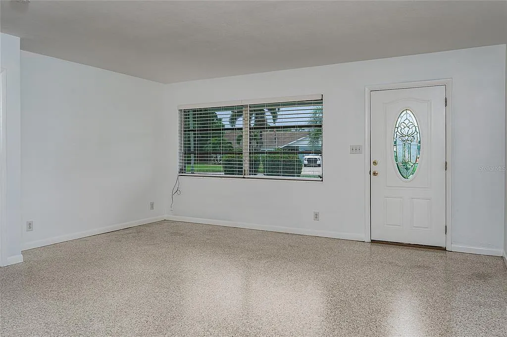 3 bed, 2.0 bath, 1576 sqft, $2,900 — Photo 3