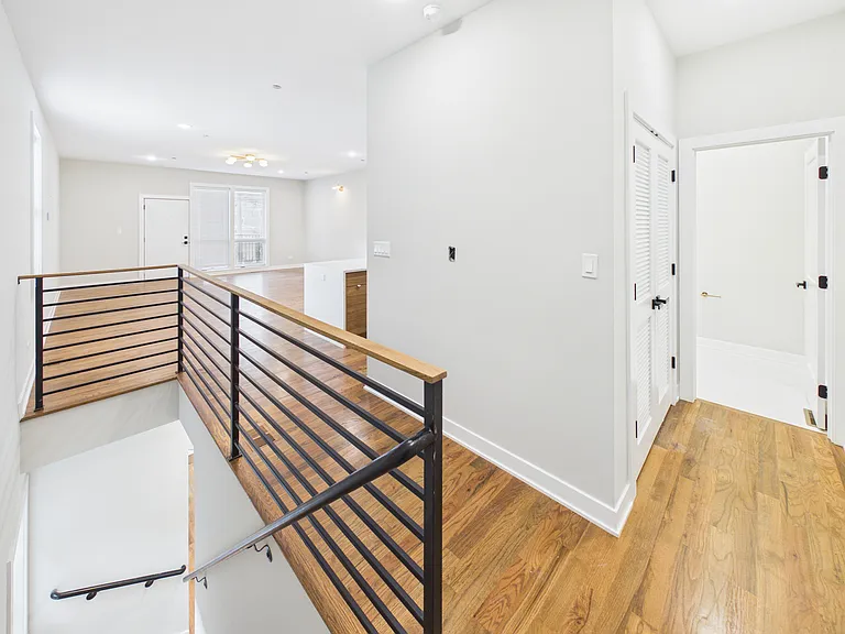 2236 W Cermak Rd #1R — Photo 13