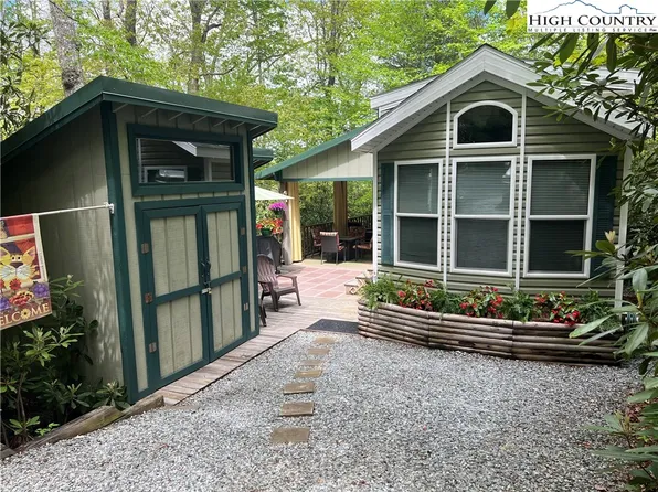 97 Delphinium Lane, Newland, NC 28657