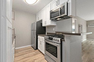 3rd image of 9128 Burke St #2277086