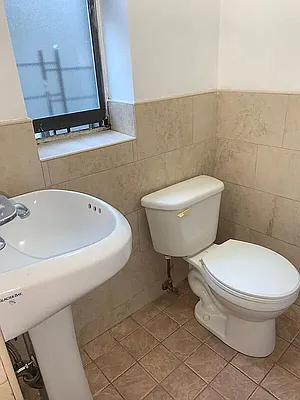 Rented by Executive Towers  | media 4
