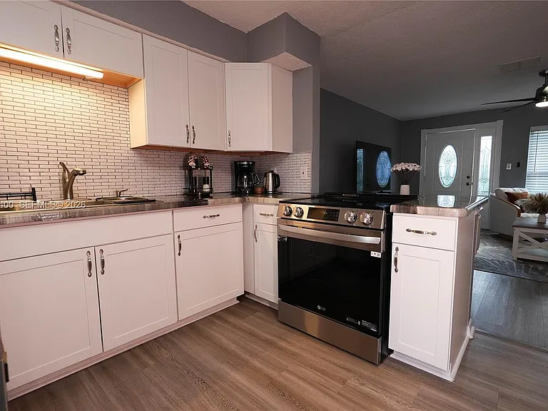 742 Granada St #A — Photo 50