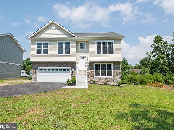 2nd image of 202 Shannon Park Ct