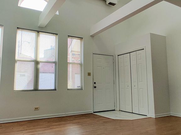 3rd image of 847 N Milwaukee Ave Unit 5