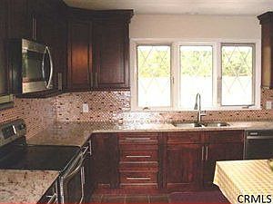 4th image of 35 James Dr