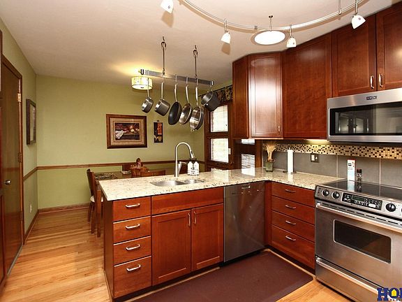 4th image of 306 Taylor Park Dr