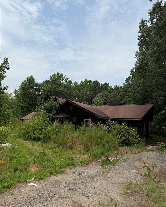 1st image of 1930 Locust Grove Rd #107