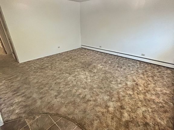 2nd image of 724 E Lewis St #3