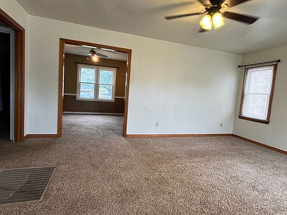2nd image of 605 W Iowa Ave