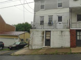 120 Arnot St, Saint Clair, PA 17970