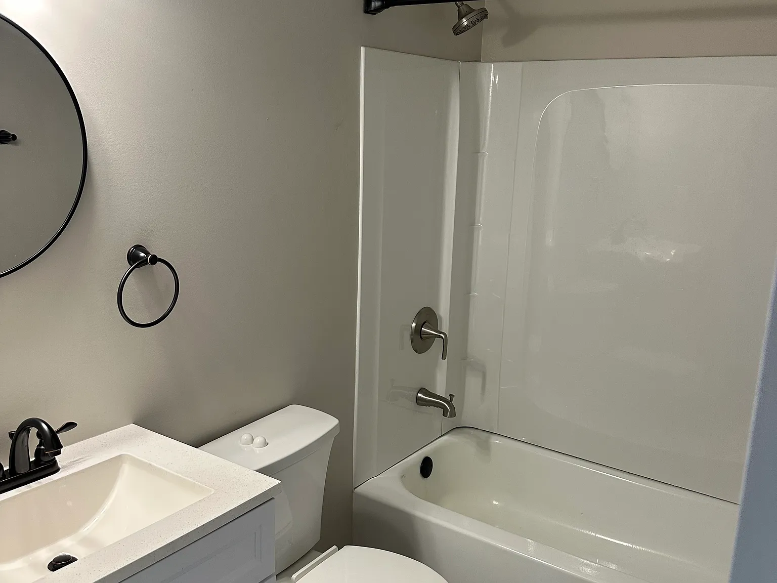 2 bed, 917 sqft, $1,850 — Photo 3