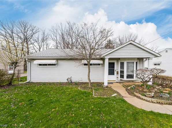 38263 Laura Dr, Eastlake, OH 44095
