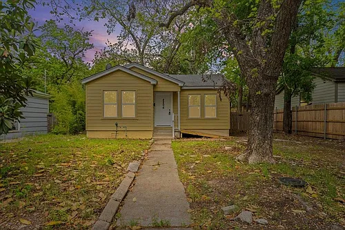 2206 Rountree Dr Photo 1