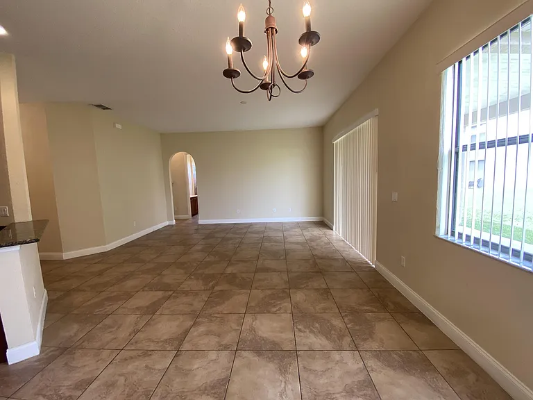 452 Cinnamon Dr — Photo 8
