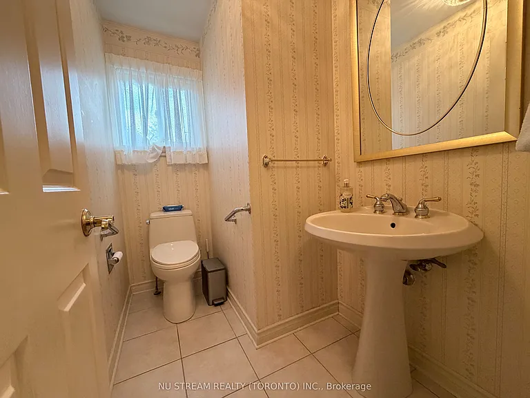 8 Roverdale Ct — Photo 16