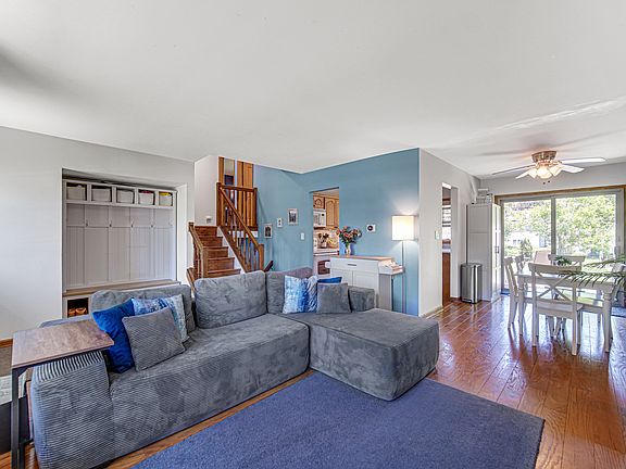 4th image of 1551 Spruce Ave