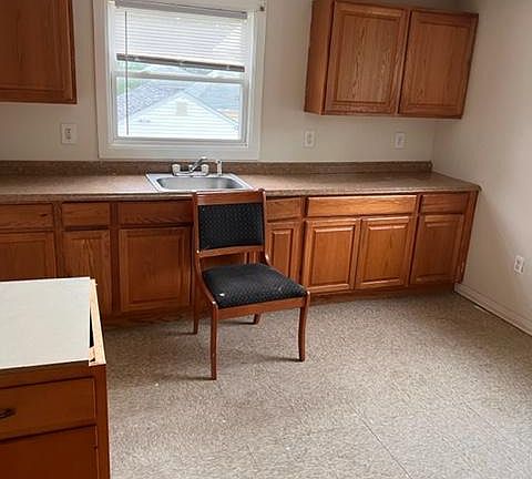 4th image of 536 26th St APT 1