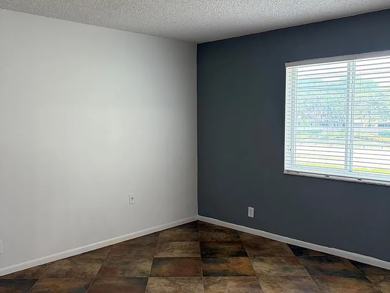 2520 Black Olive Blvd #203 — Photo 6
