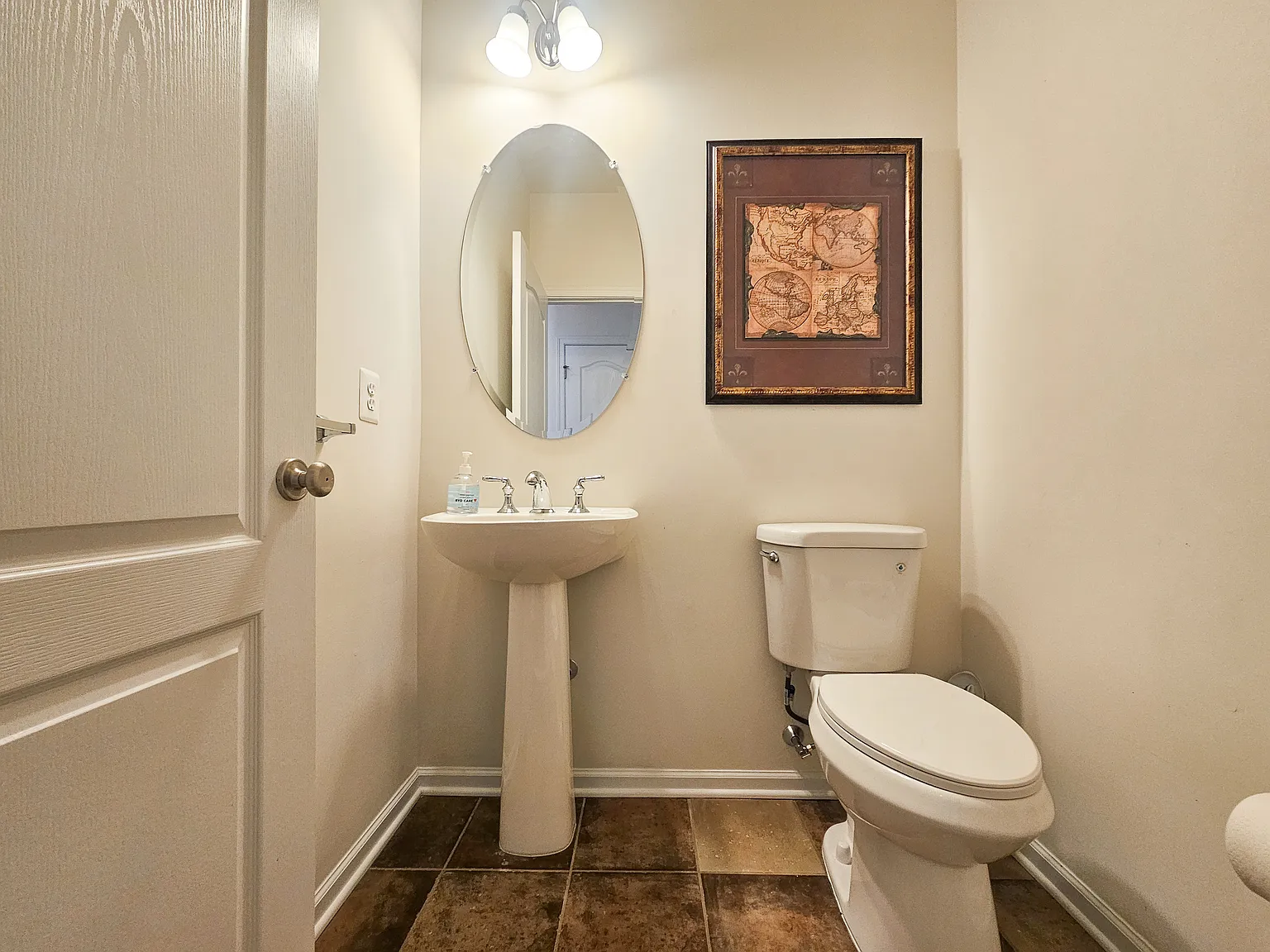3 bed, 3.5 bath, 2400 sqft, $3,500 — Photo 4