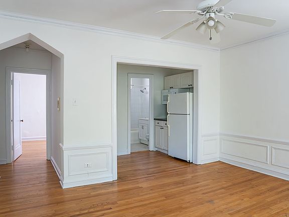 5th image of 4545 N Beacon St #401