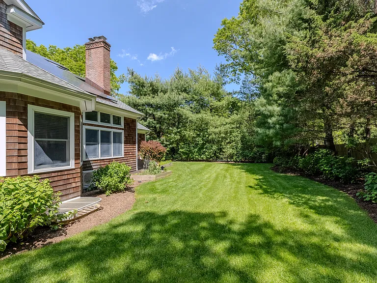 16 Ocean Pkwy — Photo 3