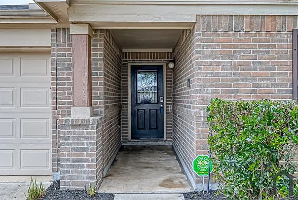 4 bed, 2196 sqft, $2,400 — Photo 4