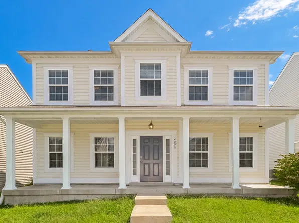 2006 Village Glen Dr, Wentzville, MO 63385