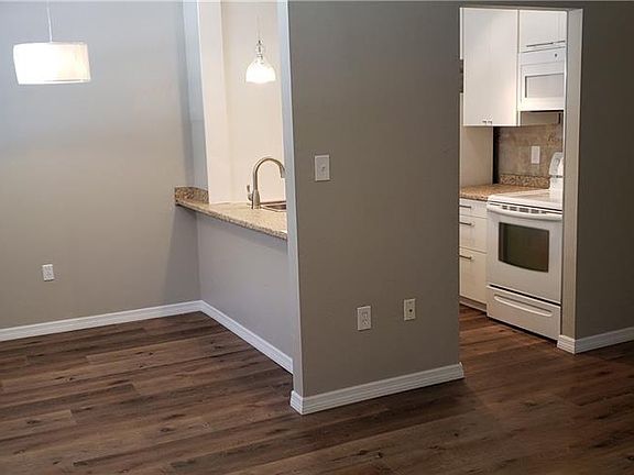 2nd image of 134 W Washington Ave APT 2